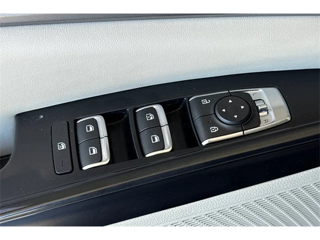 SEMINUEVOS KIA Carnival at ELK GROVE in Elk Grove Buick GMC