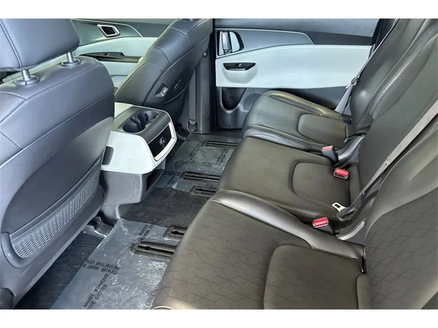 SEMINUEVOS KIA Carnival at ELK GROVE in Elk Grove Buick GMC