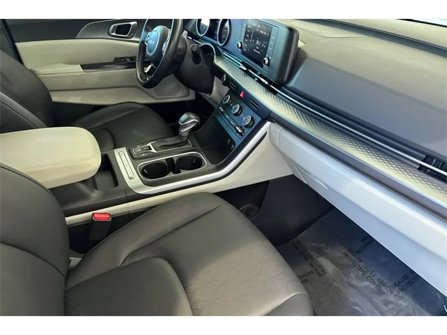 SEMINUEVOS KIA Carnival at ELK GROVE in Elk Grove Buick GMC