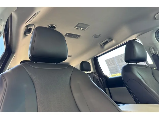 SEMINUEVOS KIA Carnival at ELK GROVE in Elk Grove Buick GMC