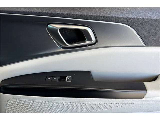 SEMINUEVOS KIA Carnival at ELK GROVE in Elk Grove Buick GMC