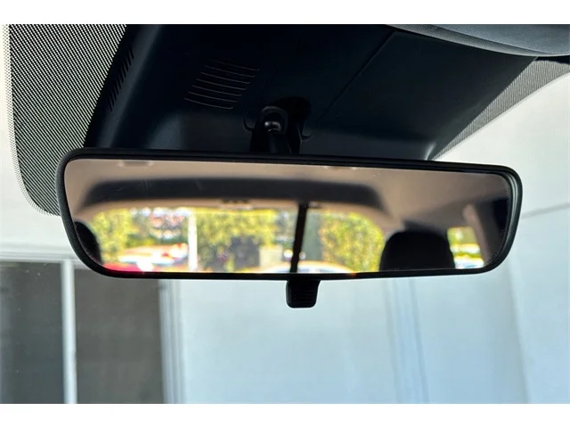 SEMINUEVOS KIA Carnival at ELK GROVE in Elk Grove Buick GMC