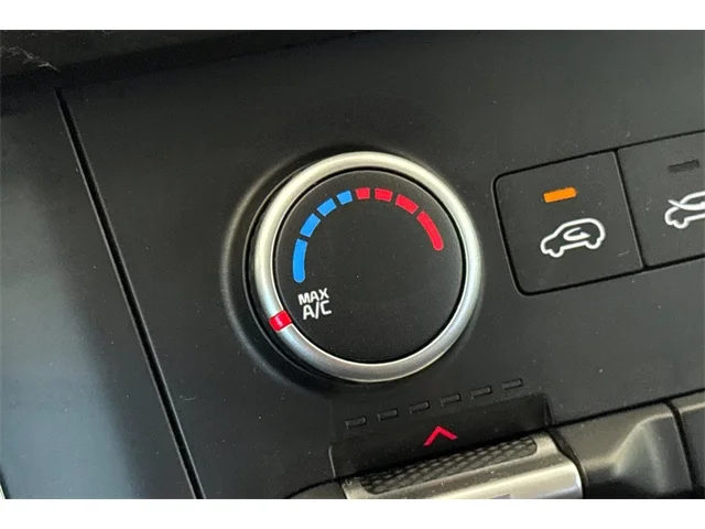 SEMINUEVOS KIA Carnival at ELK GROVE in Elk Grove Buick GMC