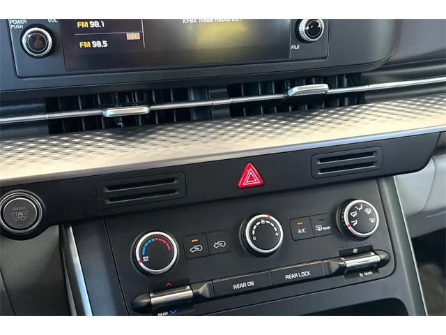 SEMINUEVOS KIA Carnival at ELK GROVE in Elk Grove Buick GMC