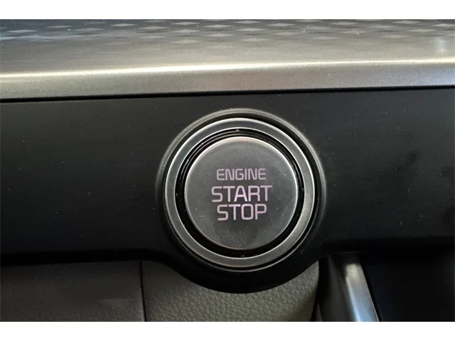 SEMINUEVOS KIA Carnival at ELK GROVE in Elk Grove Buick GMC