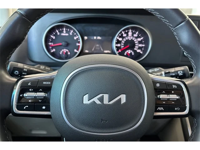 SEMINUEVOS KIA Carnival at ELK GROVE in Elk Grove Buick GMC