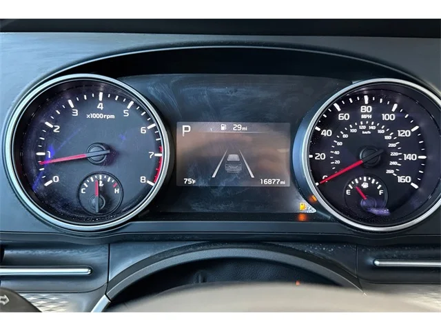 SEMINUEVOS KIA Carnival at ELK GROVE in Elk Grove Buick GMC