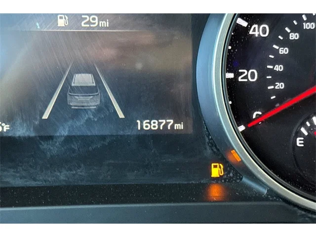 SEMINUEVOS KIA Carnival at ELK GROVE in Elk Grove Buick GMC