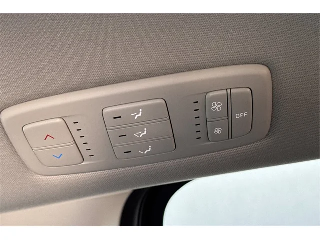 SEMINUEVOS KIA Carnival at ELK GROVE in Elk Grove Buick GMC