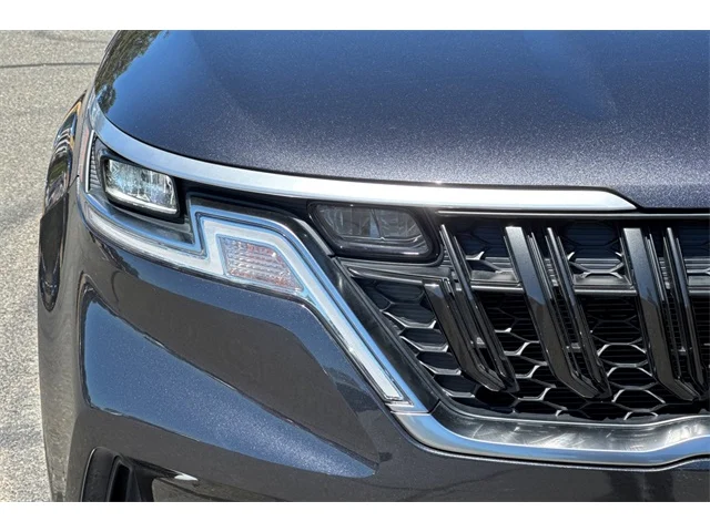 SEMINUEVOS KIA Carnival at ELK GROVE in Elk Grove Buick GMC