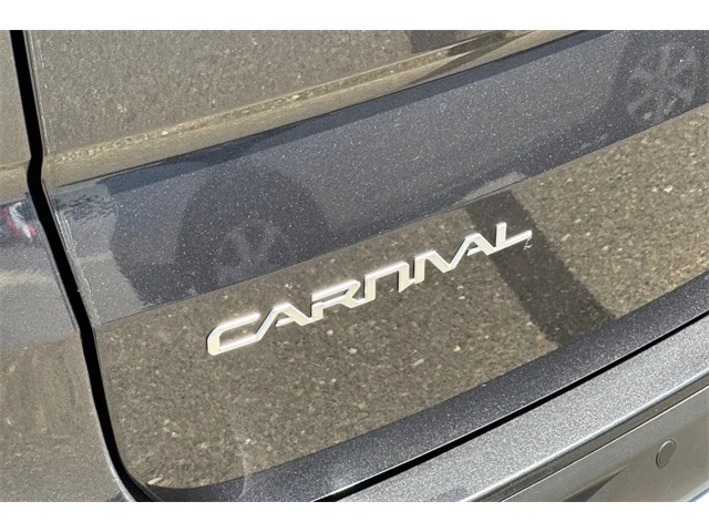 SEMINUEVOS KIA Carnival at ELK GROVE in Elk Grove Buick GMC