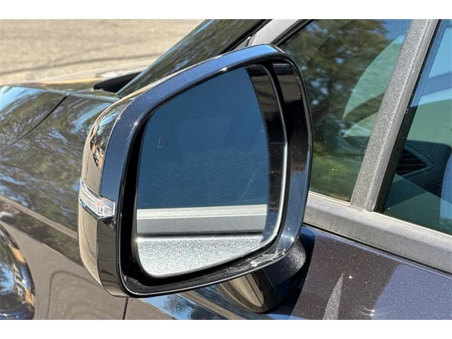 SEMINUEVOS KIA Carnival at ELK GROVE in Elk Grove Buick GMC