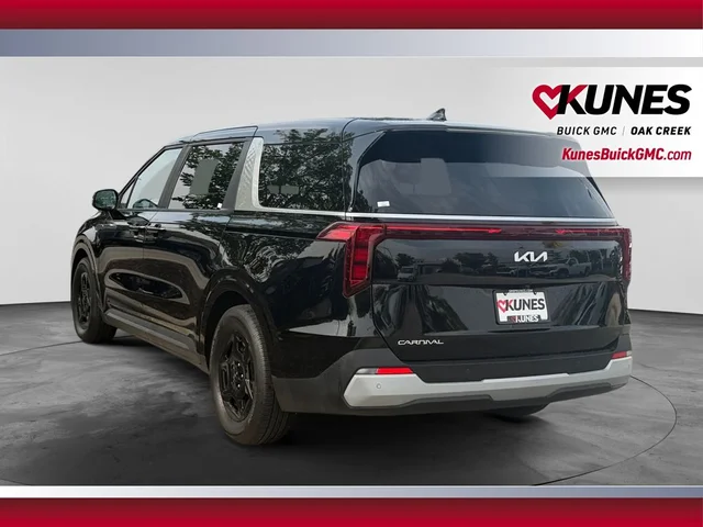 SEMINUEVOS KIA Carnival a Estados en autogozo