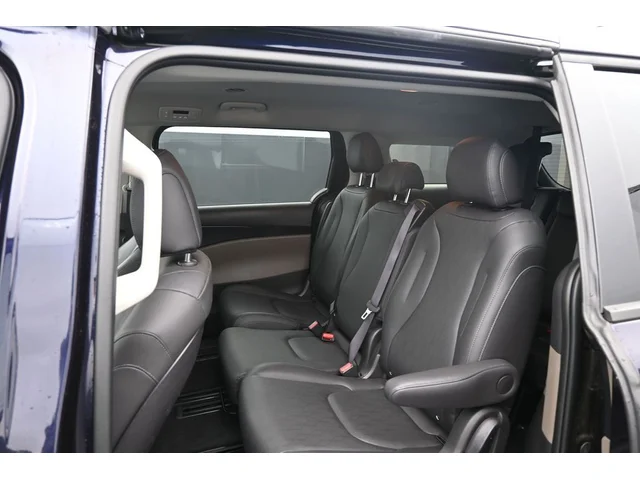 SEMINUEVOS KIA Carnival a Estados en autogozo