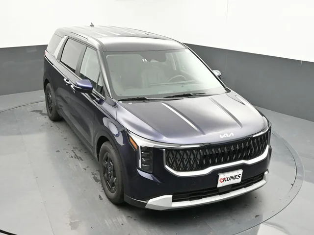SEMINUEVOS KIA Carnival a Estados en autogozo