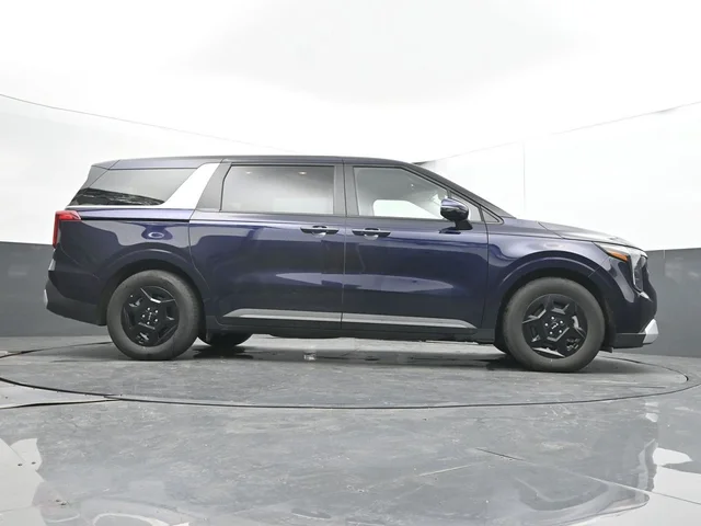 SEMINUEVOS KIA Carnival a Estados en autogozo