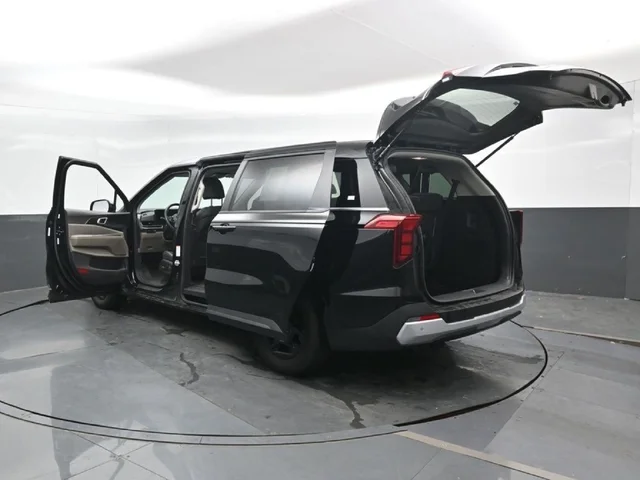 SEMINUEVOS KIA Carnival a Estados en autogozo