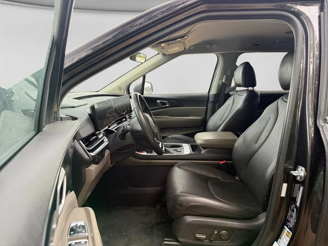 SEMINUEVOS KIA Carnival a Estados en autogozo