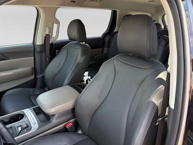 SEMINUEVOS KIA Carnival a Estados en autogozo