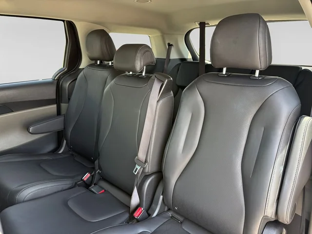 SEMINUEVOS KIA Carnival a Estados en autogozo