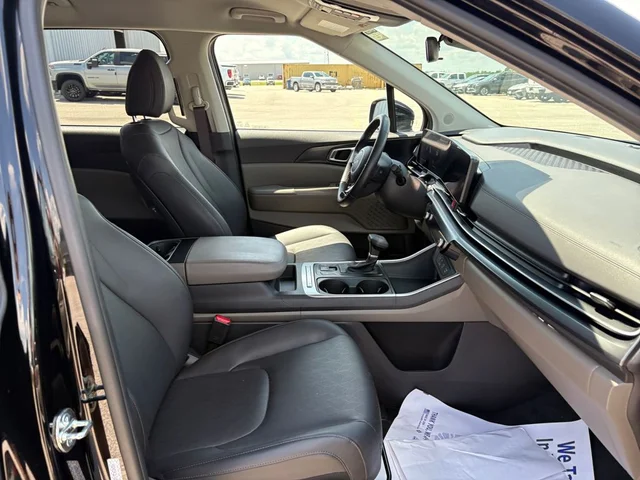 SEMINUEVOS KIA Carnival a Estados en autogozo