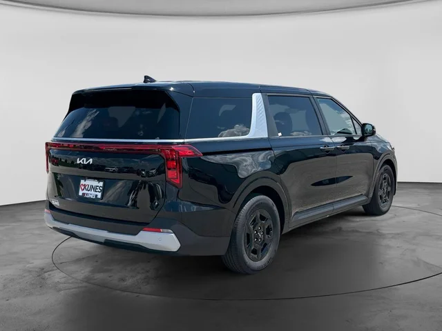 SEMINUEVOS KIA Carnival a Estados en autogozo