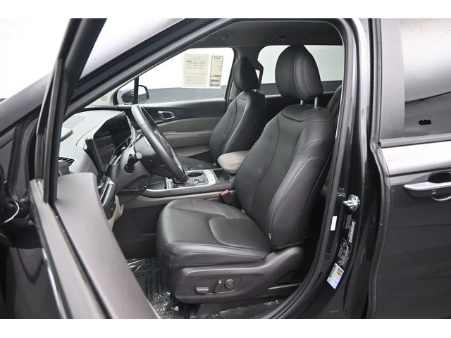 SEMINUEVOS KIA Carnival a Estados en autogozo