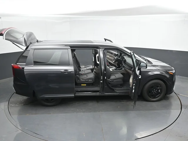 SEMINUEVOS KIA Carnival a Estados en autogozo