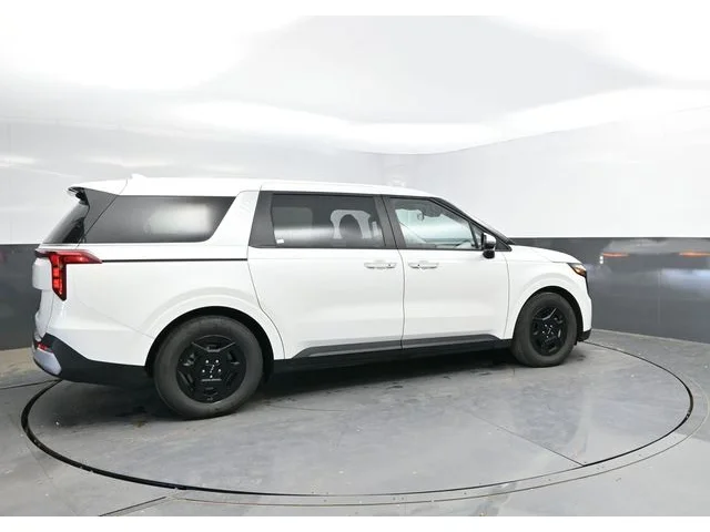 SEMINUEVOS KIA Carnival a Estados en autogozo