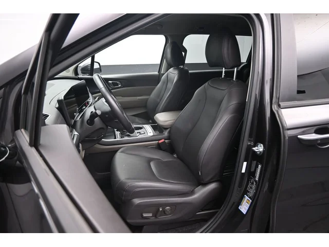 SEMINUEVOS KIA Carnival a Estados en autogozo