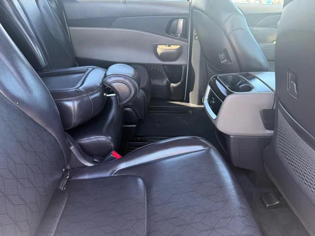 SEMINUEVOS KIA Carnival Hybrid a Estados en autogozo