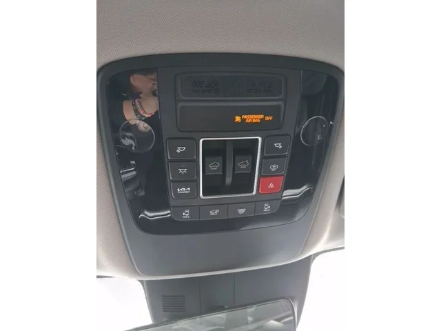 SEMINUEVOS KIA Carnival a Estados en autogozo