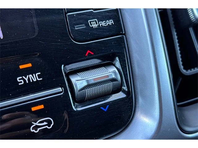 SEMINUEVOS KIA Sorento Hybrid at ELK GROVE in Elk Grove Buick GMC