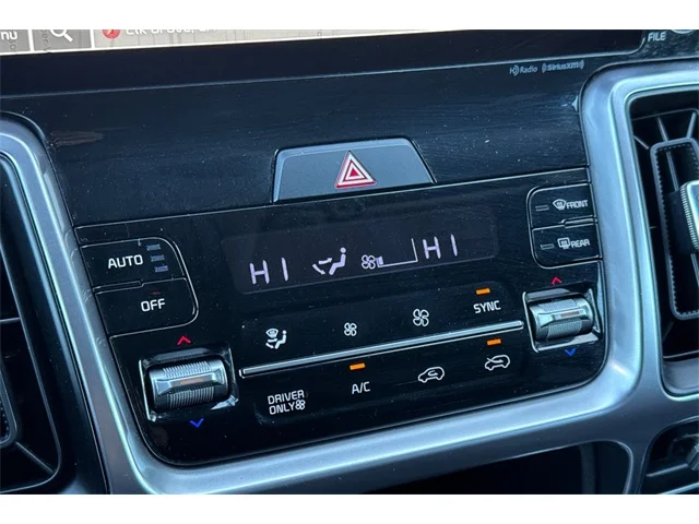 SEMINUEVOS KIA Sorento Hybrid at ELK GROVE in Elk Grove Buick GMC