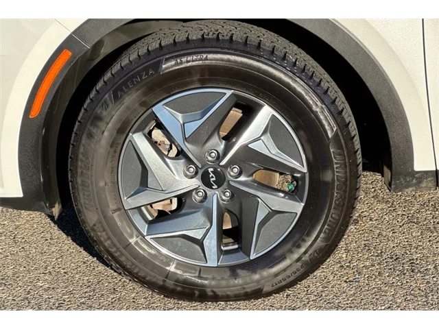 SEMINUEVOS KIA Sorento Hybrid at ELK GROVE in Elk Grove Buick GMC