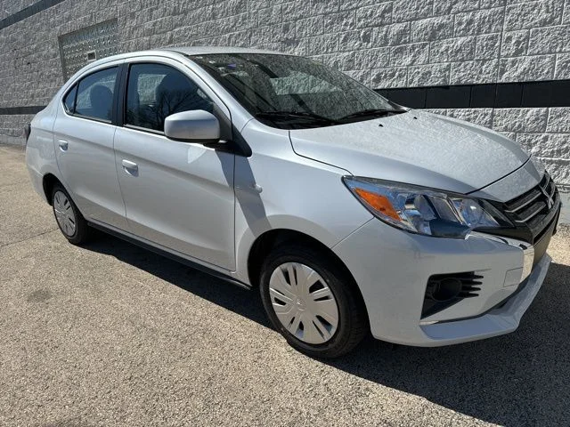 Nuevos MITSUBISHI MIRAGE G4 à Estados chez autogozo