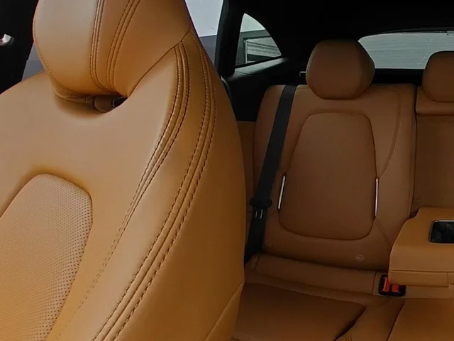 SEMINUEVOS ASTON MARTIN DBX a Estados en autogozo