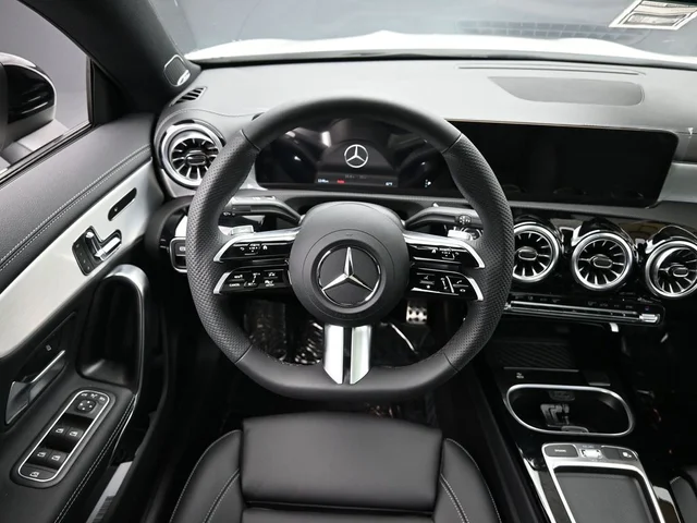 Nuevos MERCEDES-BENZ CLA à Estados chez autogozo