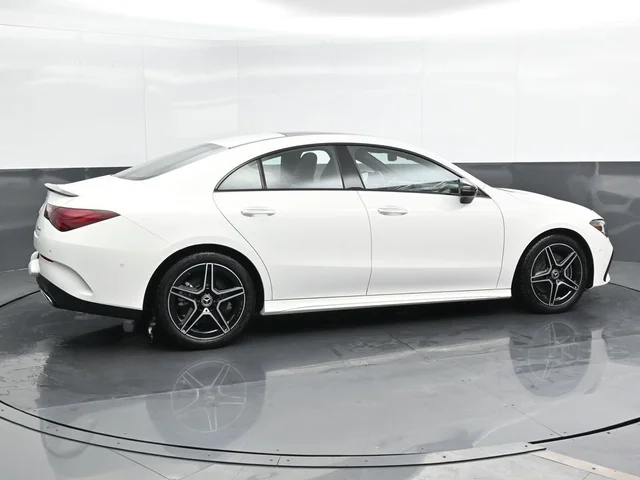Nuevos MERCEDES-BENZ CLA à Estados chez autogozo