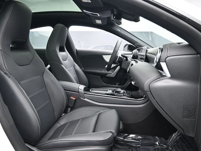 Nuevos MERCEDES-BENZ CLA à Estados chez autogozo
