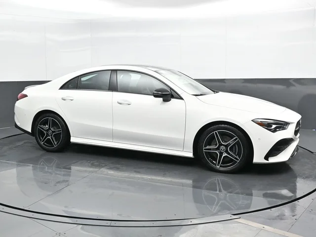 Nuevos MERCEDES-BENZ CLA à Estados chez autogozo