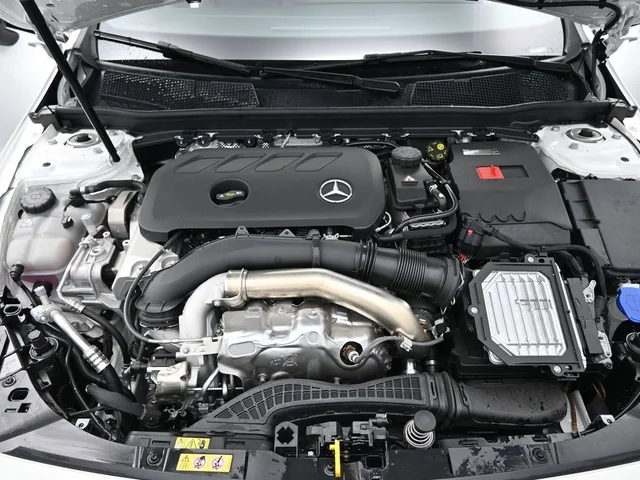 Nuevos MERCEDES-BENZ CLA à Estados chez autogozo