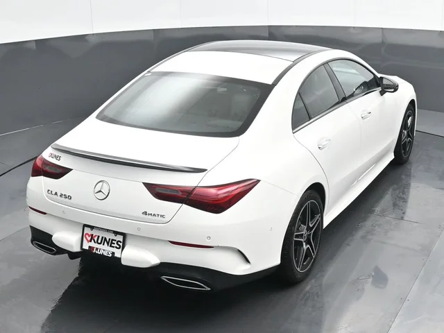 Nuevos MERCEDES-BENZ CLA à Estados chez autogozo