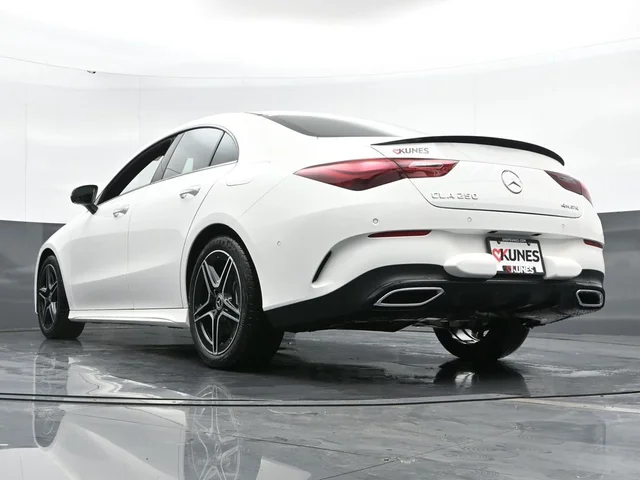 Nuevos MERCEDES-BENZ CLA à Estados chez autogozo