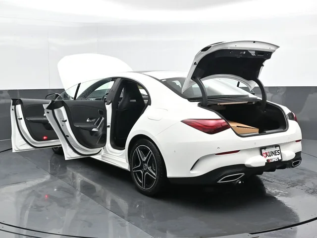 Nuevos MERCEDES-BENZ CLA à Estados chez autogozo