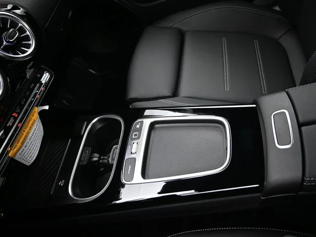 Nuevos MERCEDES-BENZ CLA à Estados chez autogozo