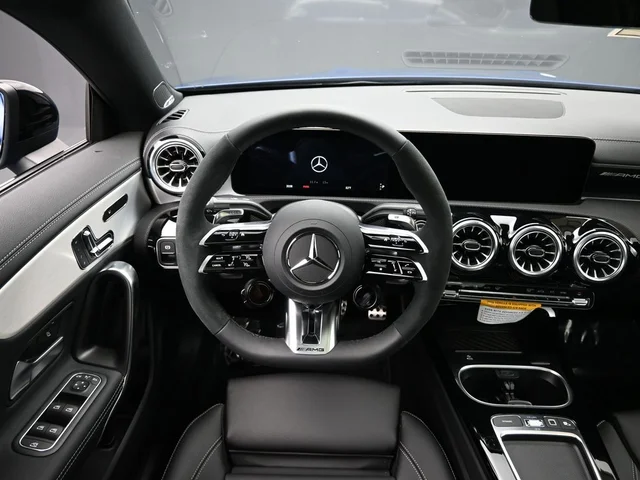 Nuevos MERCEDES-BENZ CLA à Estados chez autogozo