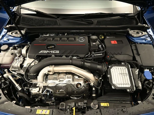 Nuevos MERCEDES-BENZ CLA à Estados chez autogozo