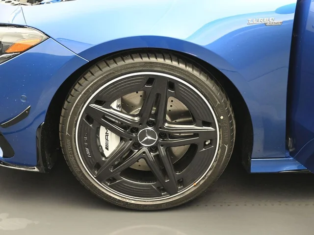 Nuevos MERCEDES-BENZ CLA à Estados chez autogozo