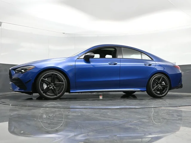 Nuevos MERCEDES-BENZ CLA à Estados chez autogozo